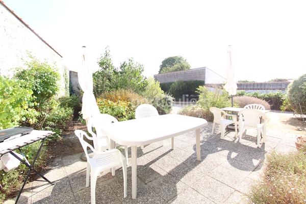 Vente
                Maison125 m² - 6 Pièces -
                    L AIGUILLON LA PRESQU ILE (85460)