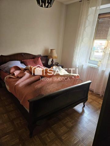 Maison mitoyenne 6 chambres,jardin,garage