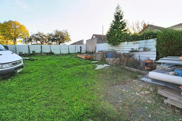 Entrepôt modulable et terrain constructible, Montceau.