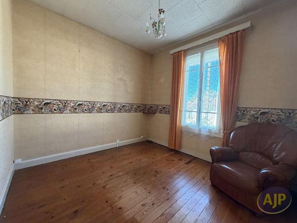 Vente maison Saintes : 179 000 € - AJP Immobilier Pons