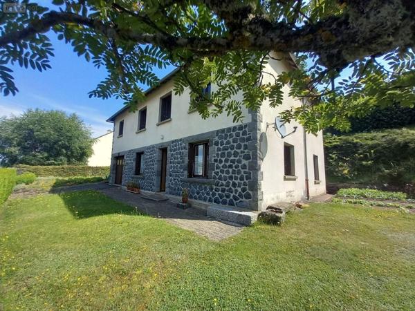 Maison à vendre à Allanche dans le Cantal (15160), ref : FG/2233
