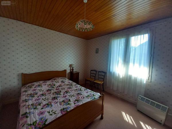 Maison à vendre à Allanche dans le Cantal (15160), ref : FG/2233