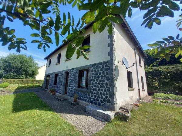 Maison à vendre à Allanche dans le Cantal (15160), ref : FG/2233