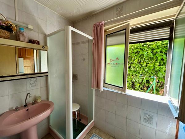 Maison F4 avec sous-sol, véranda et beau terrain de 545?m²