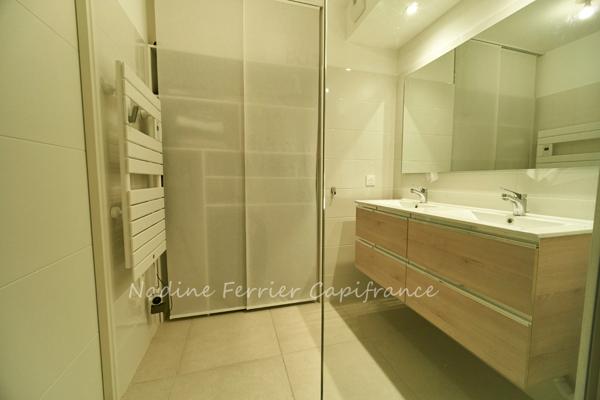 Appartement récent (3 ans) avec terrasse et parking – Aix-en-Provence, Hauts de Brunet