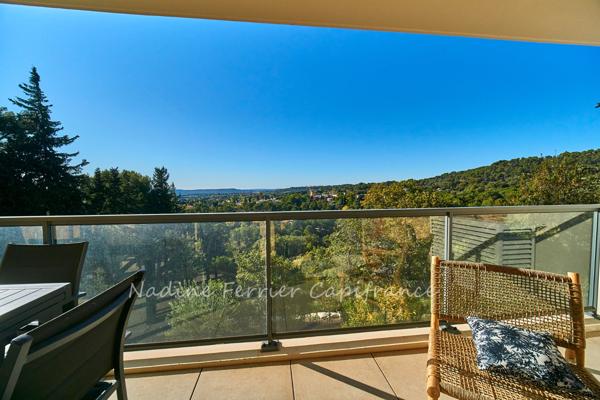 Appartement récent (3 ans) avec terrasse et parking – Aix-en-Provence, Hauts de Brunet