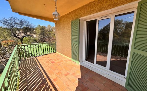 Appartement à louer    5 pièces •  Nîmes