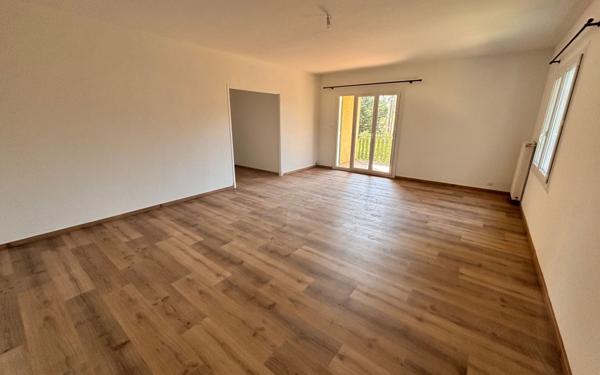 Appartement à louer    5 pièces •  Nîmes