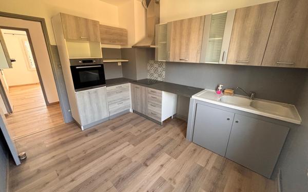 Appartement à louer    5 pièces •  Nîmes