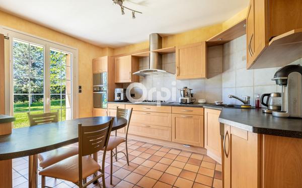 Maison à vendre    6 pièces • 195 m2 Isle