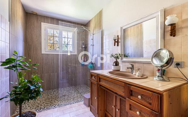 Maison à vendre    6 pièces • 195 m2 Isle