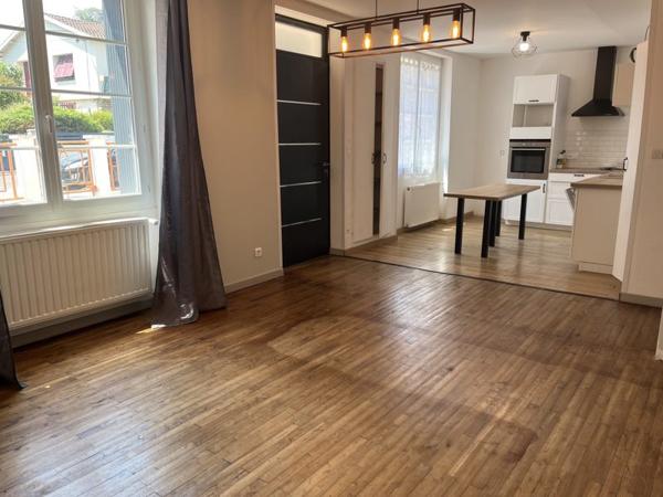 Maison à vendre 192 240 € Ruelle-sur-Touvre 6 p 115 m² DPE D