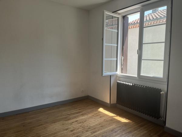 Maison à vendre 192 240 € Ruelle-sur-Touvre 6 p 115 m² DPE D