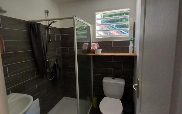 Appartement à louer    2 pièces • 27 m2 Les Abymes
