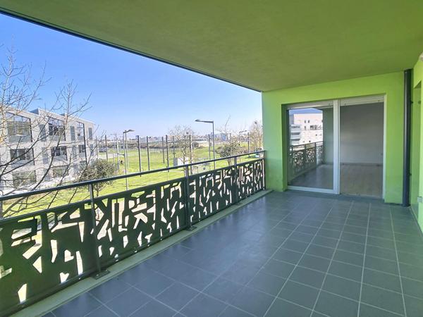 A vendre Angers, Appartement type 3. 2 chambres, terrasse et ascenseur plus parking en sous-sol.
