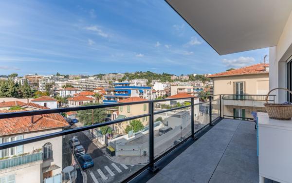 Appartement à vendre    4 pièces • 80 m2 Nice