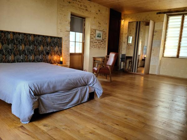 Maison d'exception rénovée, accès à la rivière.