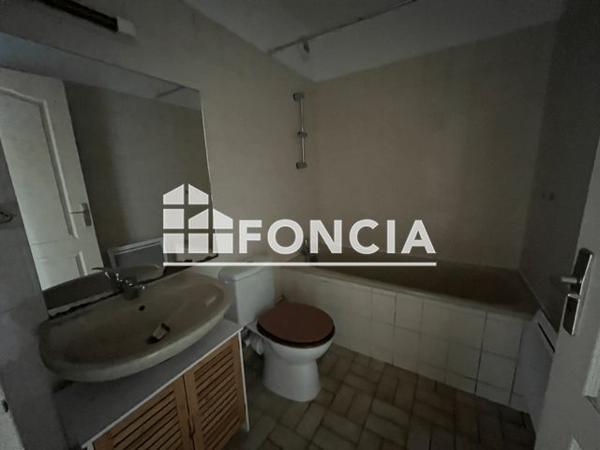 Location Studio 29.88 m² - 21 RUE DES MOULINS Nogent Le Roi 28210