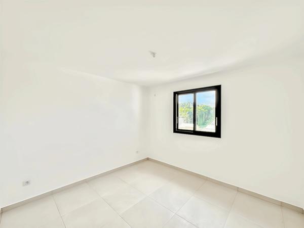 À Vendre – Maison T4 de 101,48 m² avec piscine – Ligne des Bambous, Saint-Pierre (97410)