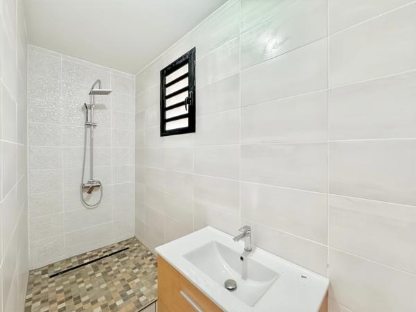 À Vendre – Maison T4 de 101,48 m² avec piscine – Ligne des Bambous, Saint-Pierre (97410)