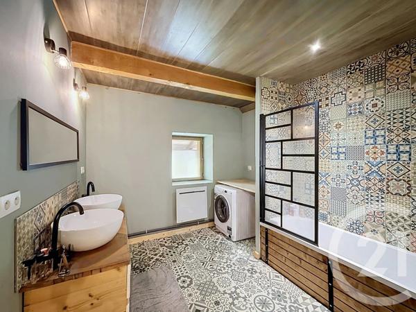 Appartement T6 à vendre  6 pièces - 150,81 m 2   TANINGES  - 74