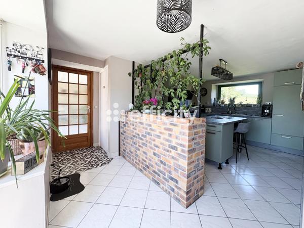 Maison
         5 pièces
        - 165 m² Exclusivité 299 990 € *