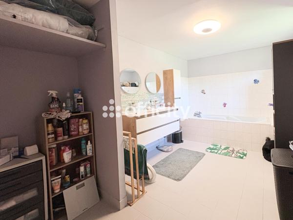 Maison
         5 pièces
        - 165 m² Exclusivité 299 990 € *
