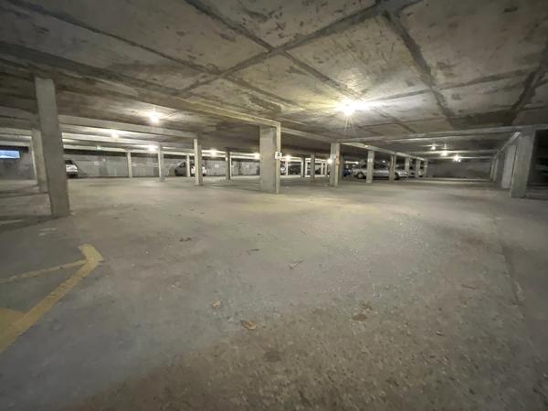 Bureau 7 pièces - 229 m² Exclusivité efficity