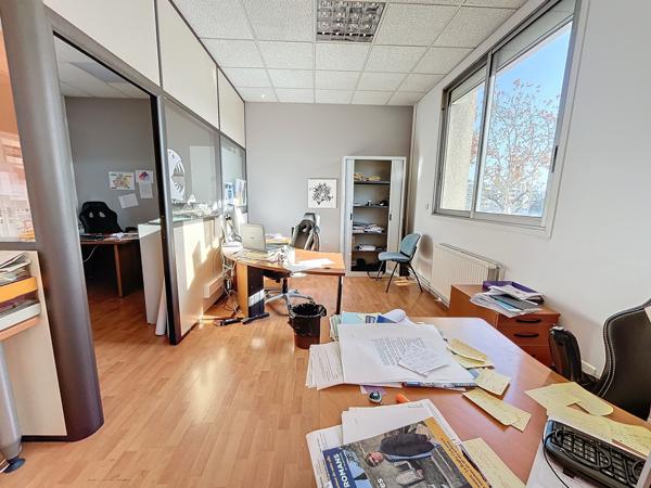 Bureau 7 pièces - 229 m² Exclusivité efficity