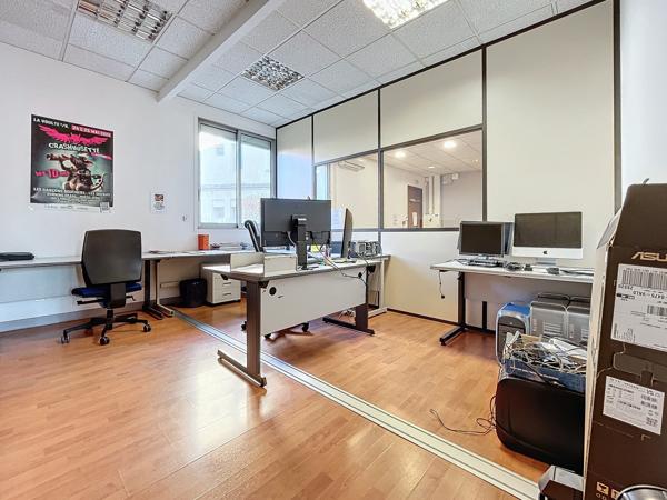 Bureau 7 pièces - 229 m² Exclusivité efficity