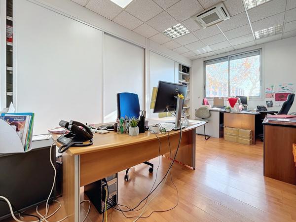 Bureau 7 pièces - 229 m² Exclusivité efficity