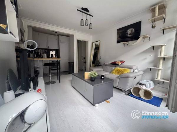 2 pièces rue Truffaut avec balcon Sud-ouest !