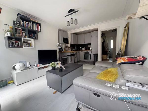 2 pièces rue Truffaut avec balcon Sud-ouest !