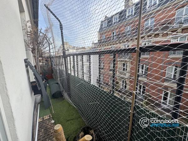2 pièces rue Truffaut avec balcon Sud-ouest !