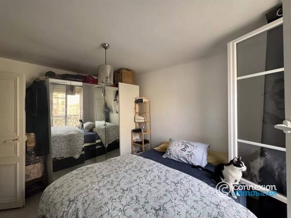2 pièces rue Truffaut avec balcon Sud-ouest !