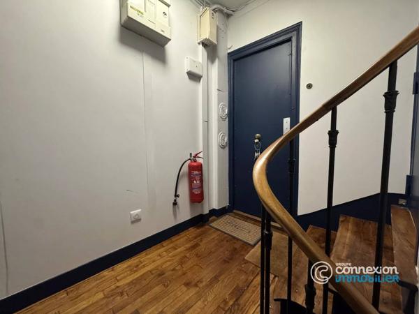 2 pièces rue Truffaut avec balcon Sud-ouest !