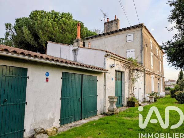 Maison à vendre 10 pièces 235 m² Angoulême