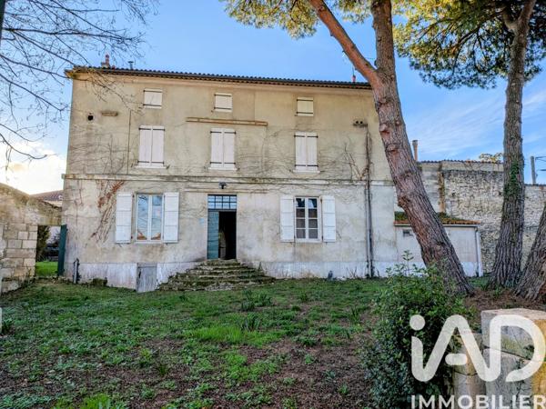 Maison à vendre 10 pièces 235 m² Angoulême