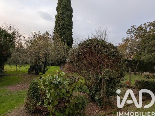 Maison à vendre 10 pièces 235 m² Angoulême