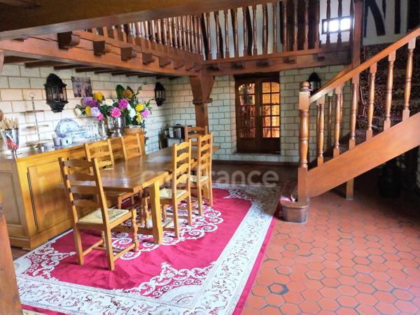 Belle et Authentique Propriété Normande, avec travaux, 330 000 €, 9 pièces sur environ 1400 m², avec dépendances.