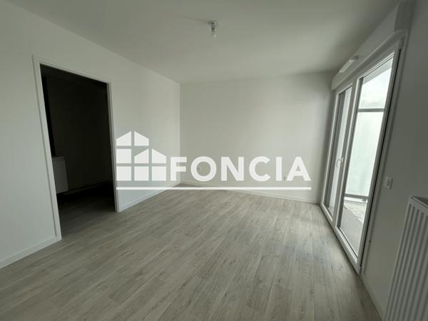 Location Appartement 4 pièces 92.07 m² - 53, RUE DES FRERES LUMIERE Caen 14000