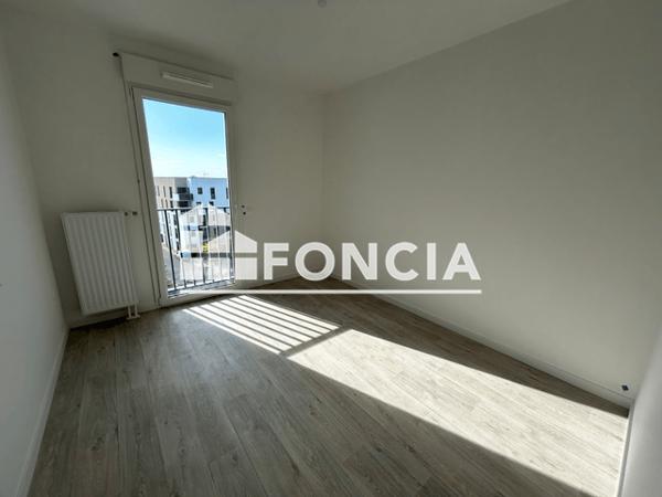 Location Appartement 4 pièces 92.07 m² - 53, RUE DES FRERES LUMIERE Caen 14000