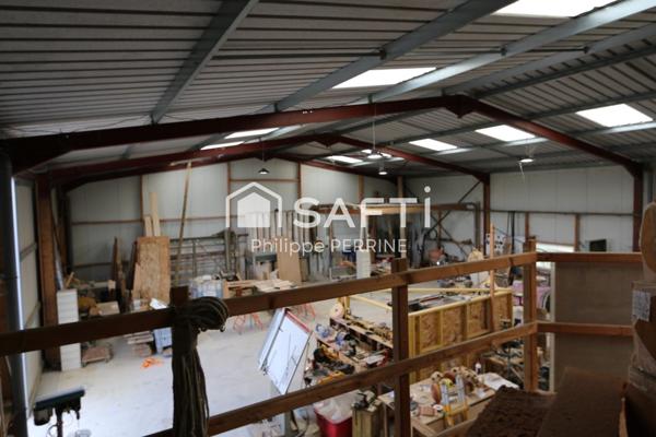 2 Locaux d'activité d'une surface totale de 600 m2