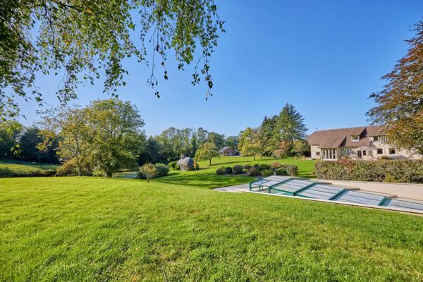 Propriété avec maison principale et dépendances sur 2 hectares - secteur CAMBREMER (14)
