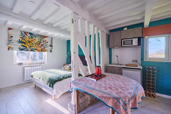 Propriété avec maison principale et dépendances sur 2 hectares - secteur CAMBREMER (14)