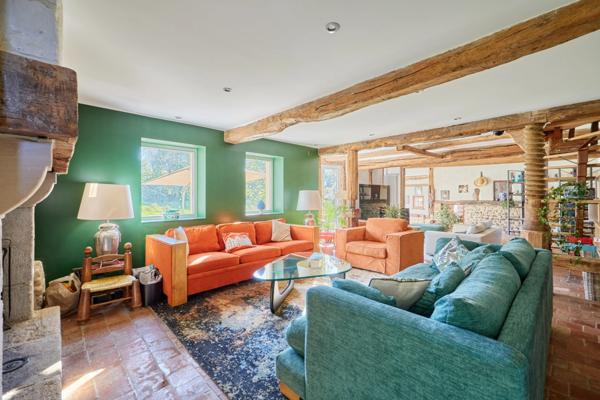 Propriété avec maison principale et dépendances sur 2 hectares - secteur CAMBREMER (14)