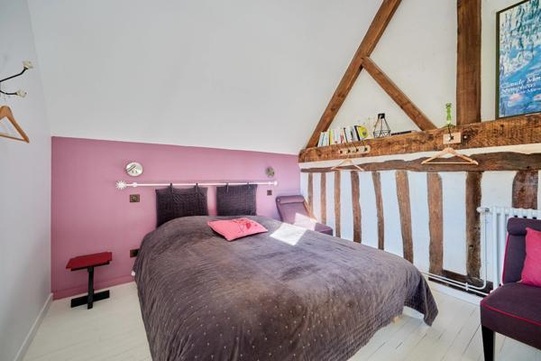 Propriété avec maison principale et dépendances sur 2 hectares - secteur CAMBREMER (14)