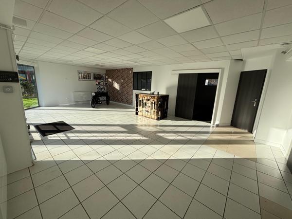 Immeuble à QUESTEMBERT, 56230 - 248m²