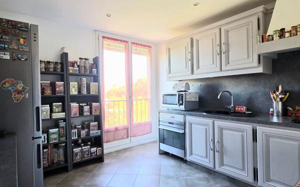 Appartement à vendre    4 pièces • 89,85 m2 Marseille 10