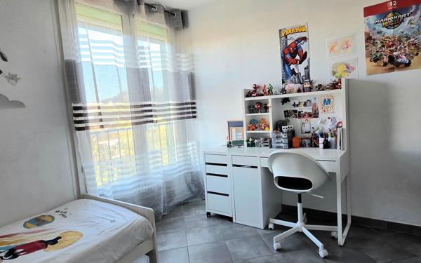 Appartement à vendre    4 pièces • 89,85 m2 Marseille 10
